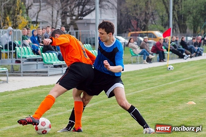 Zdjęcie w galerii na portalu naszraciborz.pl: Udany rewanż rezerw gaszowickiego Dębu. Wicher niegroźną bryzą wiadomości z regionu