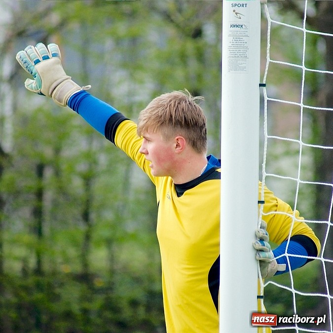 Zdjęcie w galerii na portalu naszraciborz.pl: Udany rewanż rezerw gaszowickiego Dębu. Wicher niegroźną bryzą wiadomości z regionu