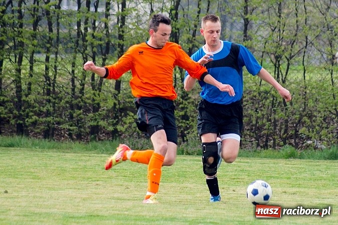 Zdjęcie w galerii na portalu naszraciborz.pl: Udany rewanż rezerw gaszowickiego Dębu. Wicher niegroźną bryzą wiadomości z regionu