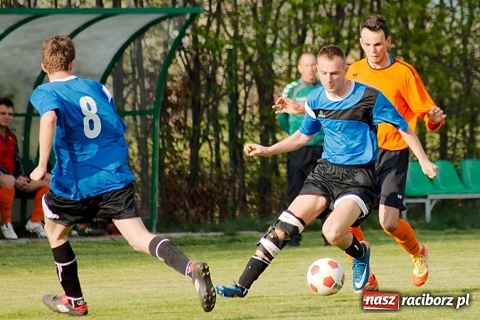 Zdjęcie w galerii na portalu naszraciborz.pl: Udany rewanż rezerw gaszowickiego Dębu. Wicher niegroźną bryzą wiadomości z regionu