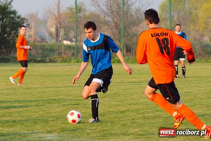 Zdjęcie w galerii na portalu naszraciborz.pl: Udany rewanż rezerw gaszowickiego Dębu. Wicher niegroźną bryzą wiadomości z regionu