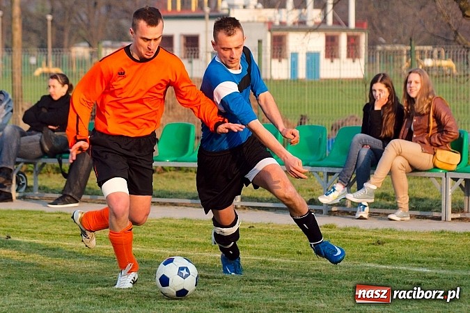 Zdjęcie w galerii na portalu naszraciborz.pl: Udany rewanż rezerw gaszowickiego Dębu. Wicher niegroźną bryzą wiadomości z regionu