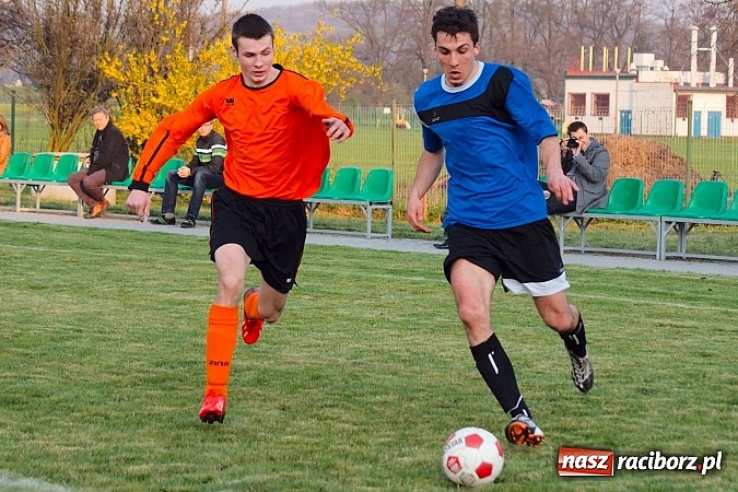 Zdjęcie w galerii na portalu naszraciborz.pl: Udany rewanż rezerw gaszowickiego Dębu. Wicher niegroźną bryzą wiadomości z regionu