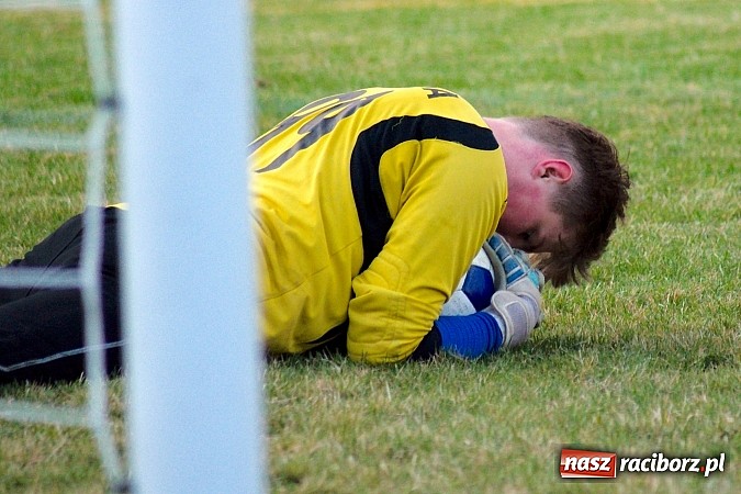 Zdjęcie w galerii na portalu naszraciborz.pl: Udany rewanż rezerw gaszowickiego Dębu. Wicher niegroźną bryzą wiadomości z regionu