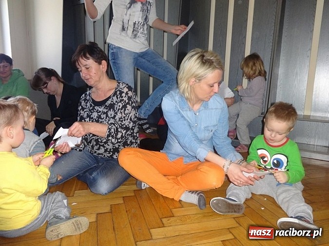 Zdjęcie w galerii na portalu naszraciborz.pl: Piękna wiosna w Fiku-miku wiadomości z regionu