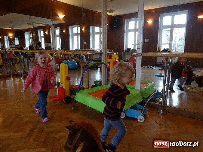 Zdjęcie w galerii na portalu naszraciborz.pl: Piękna wiosna w Fiku-miku wiadomości z regionu