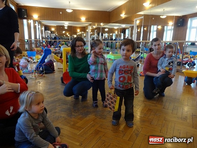 Zdjęcie w galerii na portalu naszraciborz.pl: Piękna wiosna w Fiku-miku wiadomości z regionu