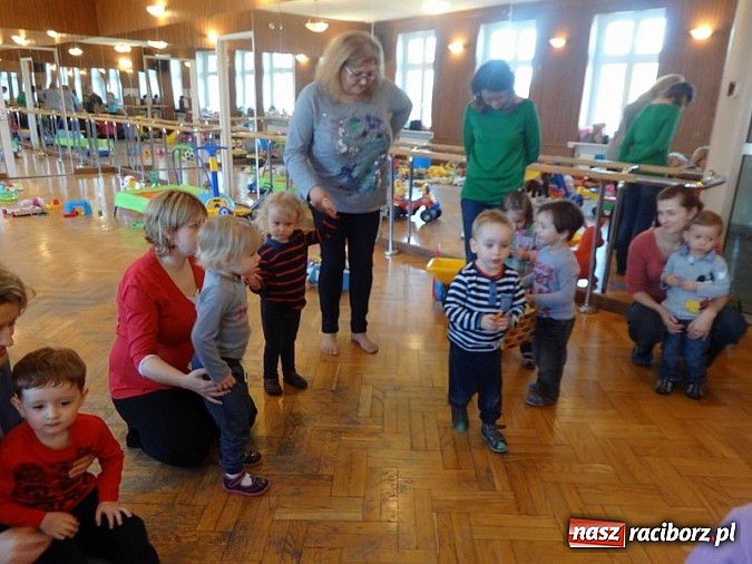 Zdjęcie w galerii na portalu naszraciborz.pl: Piękna wiosna w Fiku-miku wiadomości z regionu