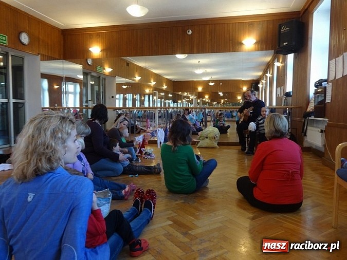 Zdjęcie w galerii na portalu naszraciborz.pl: Piękna wiosna w Fiku-miku wiadomości z regionu