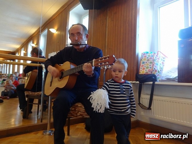 Zdjęcie w galerii na portalu naszraciborz.pl: Piękna wiosna w Fiku-miku wiadomości z regionu