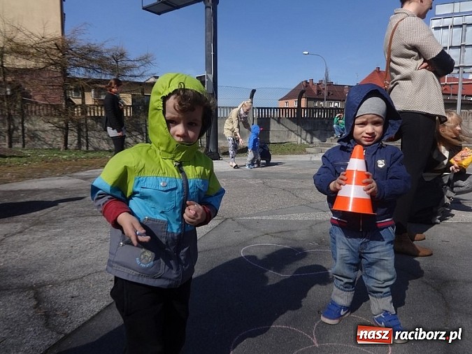 Zdjęcie w galerii na portalu naszraciborz.pl: Piękna wiosna w Fiku-miku wiadomości z regionu