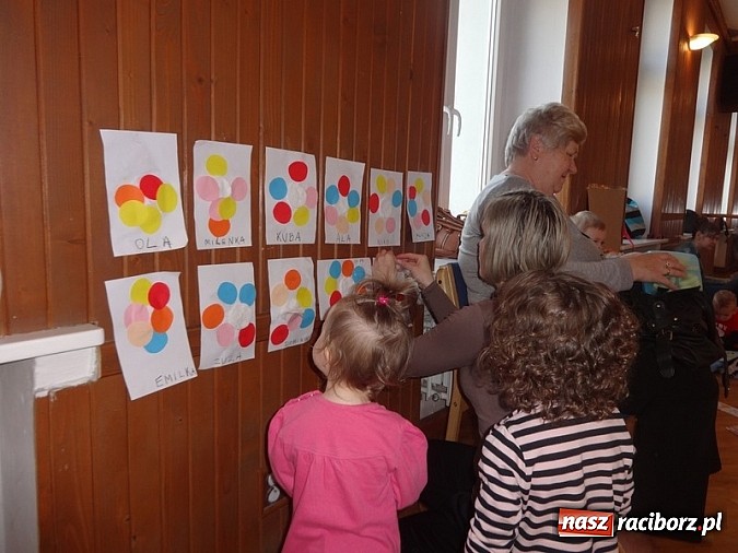 Zdjęcie w galerii na portalu naszraciborz.pl: Piękna wiosna w Fiku-miku wiadomości z regionu