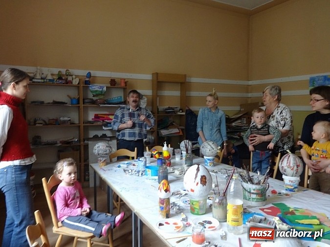 Zdjęcie w galerii na portalu naszraciborz.pl: Piękna wiosna w Fiku-miku wiadomości z regionu