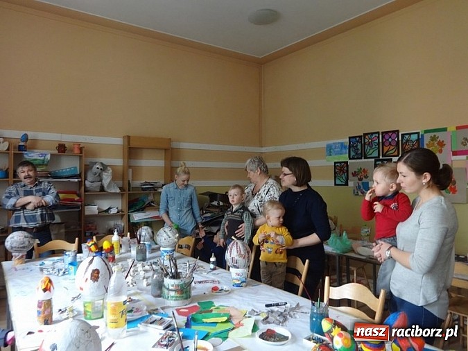 Zdjęcie w galerii na portalu naszraciborz.pl: Piękna wiosna w Fiku-miku wiadomości z regionu