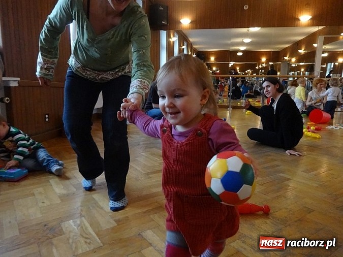 Zdjęcie w galerii na portalu naszraciborz.pl: Piękna wiosna w Fiku-miku wiadomości z regionu
