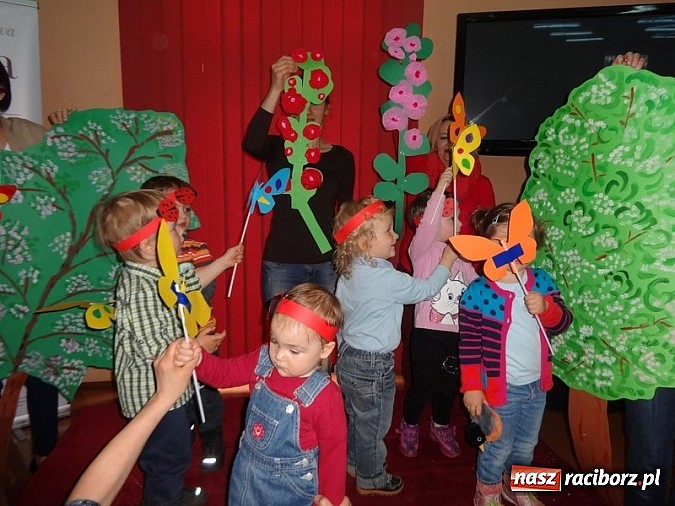 Zdjęcie w galerii na portalu naszraciborz.pl: Piękna wiosna w Fiku-miku wiadomości z regionu