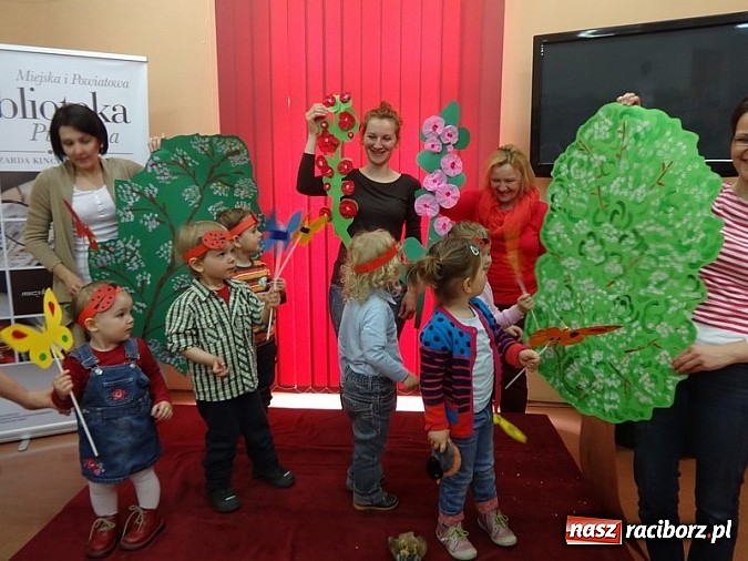 Zdjęcie w galerii na portalu naszraciborz.pl: Piękna wiosna w Fiku-miku wiadomości z regionu