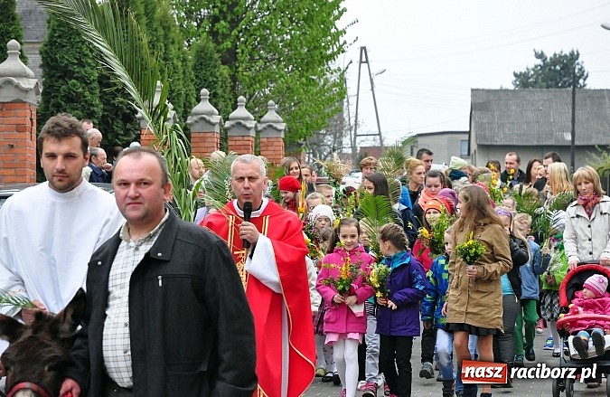 Zdjęcie w galerii na portalu naszraciborz.pl: Dziś Niedziela Palmowa. W Kościele katolickim początek Wielkiego Tygodnia wiadomości z regionu