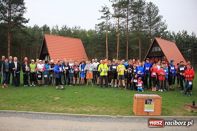 Zdjęcie w galerii na portalu naszraciborz.pl: 90 zawodników ruszyło w drogę z kijkami. Marsz Nordic Walking wokół Leśnej Polany wiadomości z regionu