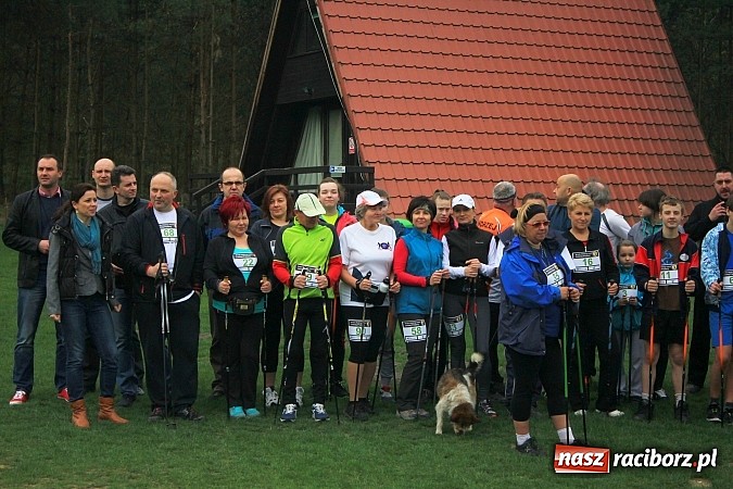 Zdjęcie w galerii na portalu naszraciborz.pl: 90 zawodników ruszyło w drogę z kijkami. Marsz Nordic Walking wokół Leśnej Polany wiadomości z regionu