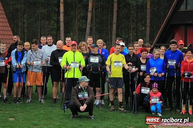 Zdjęcie w galerii na portalu naszraciborz.pl: 90 zawodników ruszyło w drogę z kijkami. Marsz Nordic Walking wokół Leśnej Polany wiadomości z regionu