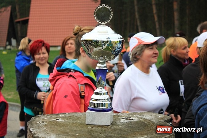 Zdjęcie w galerii na portalu naszraciborz.pl: 90 zawodników ruszyło w drogę z kijkami. Marsz Nordic Walking wokół Leśnej Polany wiadomości z regionu