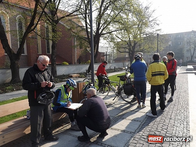 Zdjęcie w galerii na portalu naszraciborz.pl: Akcja PTTK - przewodnik czeka wiadomości z regionu