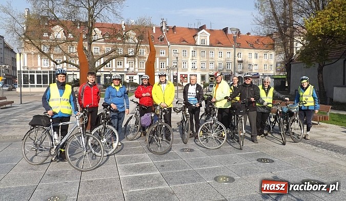 Zdjęcie w galerii na portalu naszraciborz.pl: Akcja PTTK - przewodnik czeka wiadomości z regionu