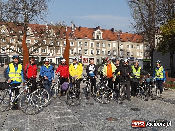 Zdjęcie w galerii na portalu naszraciborz.pl: Akcja PTTK - przewodnik czeka wiadomości z regionu