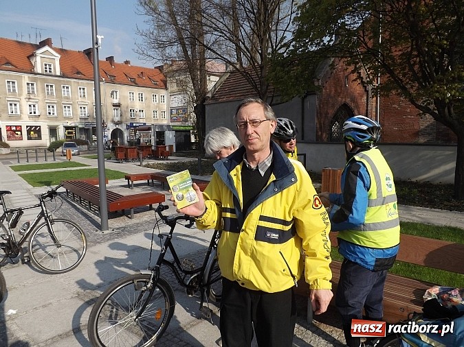 Zdjęcie w galerii na portalu naszraciborz.pl: Akcja PTTK - przewodnik czeka wiadomości z regionu