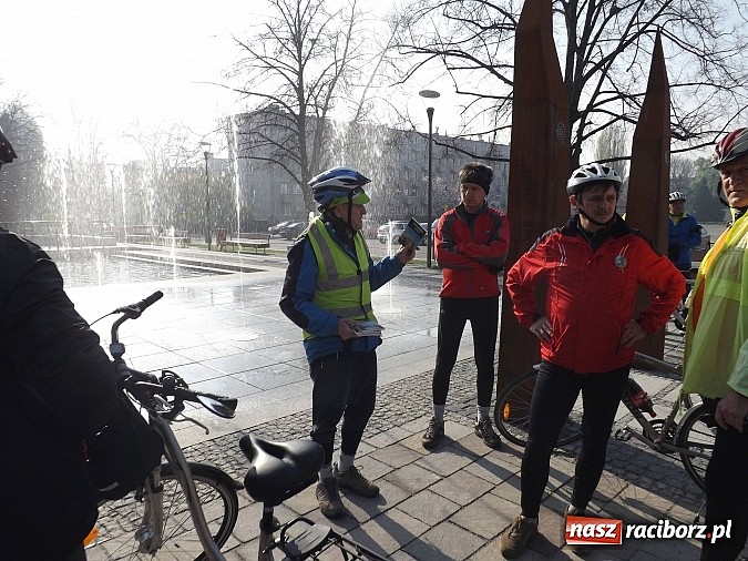 Zdjęcie w galerii na portalu naszraciborz.pl: Akcja PTTK - przewodnik czeka wiadomości z regionu