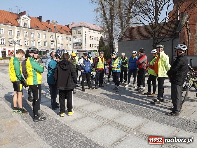 Zdjęcie w galerii na portalu naszraciborz.pl: Akcja PTTK - przewodnik czeka wiadomości z regionu