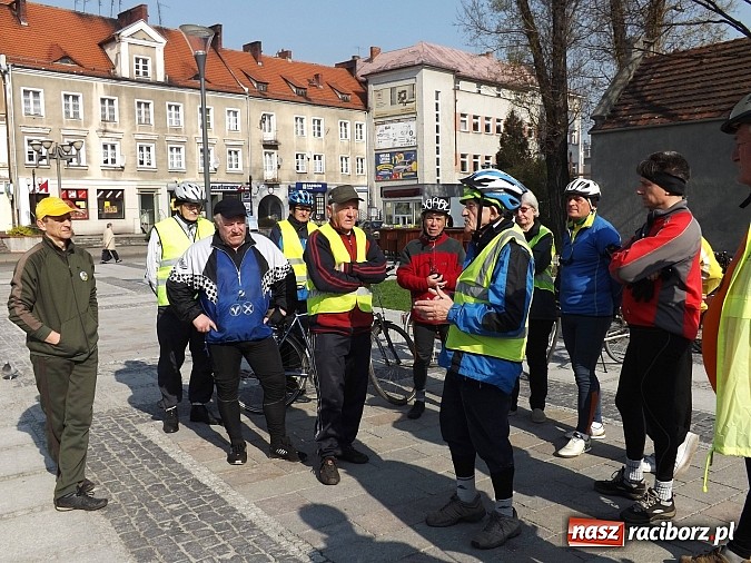 Zdjęcie w galerii na portalu naszraciborz.pl: Akcja PTTK - przewodnik czeka wiadomości z regionu