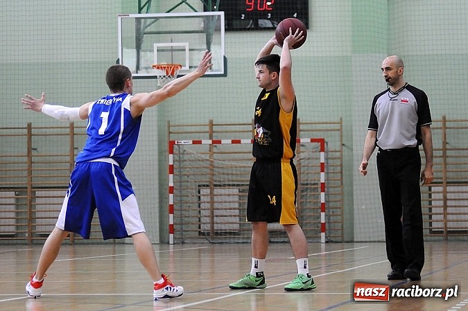 Zdjęcie w galerii na portalu naszraciborz.pl: Koszyk&oacute;wka. Dywyta mistrzem amatorki wiadomości z regionu