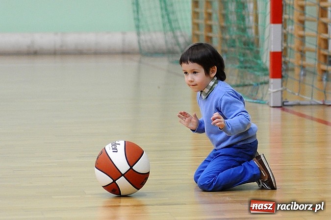 Zdjęcie w galerii na portalu naszraciborz.pl: Koszyk&oacute;wka. Dywyta mistrzem amatorki wiadomości z regionu