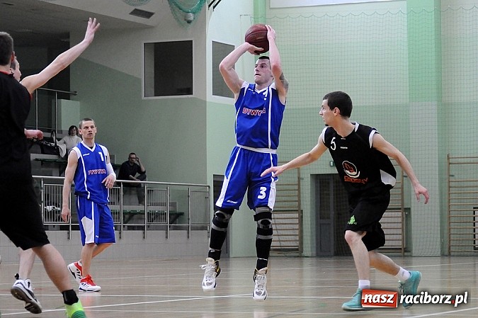 Zdjęcie w galerii na portalu naszraciborz.pl: Koszyk&oacute;wka. Dywyta mistrzem amatorki wiadomości z regionu