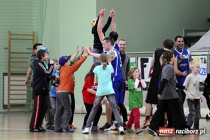 Zdjęcie w galerii na portalu naszraciborz.pl: Koszyk&oacute;wka. Dywyta mistrzem amatorki wiadomości z regionu