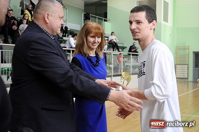 Zdjęcie w galerii na portalu naszraciborz.pl: Koszyk&oacute;wka. Dywyta mistrzem amatorki wiadomości z regionu