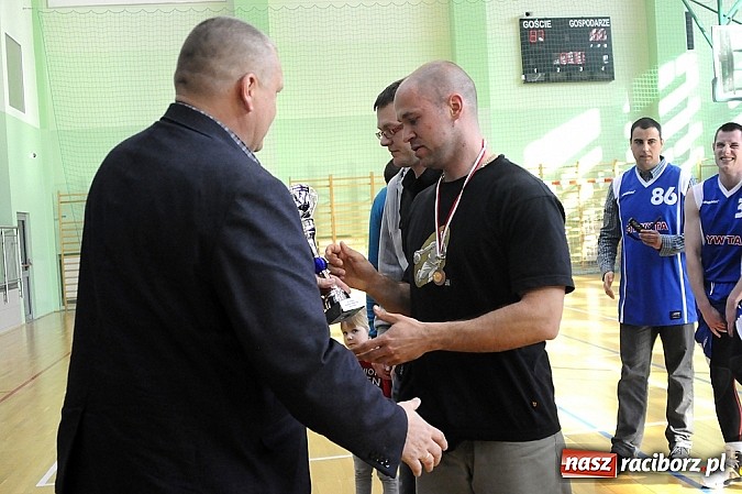 Zdjęcie w galerii na portalu naszraciborz.pl: Koszyk&oacute;wka. Dywyta mistrzem amatorki wiadomości z regionu