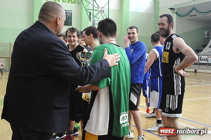Zdjęcie w galerii na portalu naszraciborz.pl: Koszyk&oacute;wka. Dywyta mistrzem amatorki wiadomości z regionu