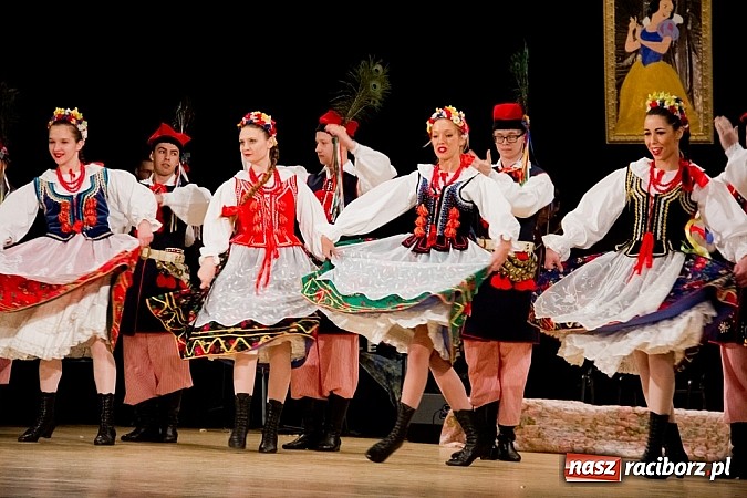 Zdjęcie w galerii na portalu naszraciborz.pl: Źródło zebrało 7,5 tys. zł dla chorej Mai wiadomości z regionu