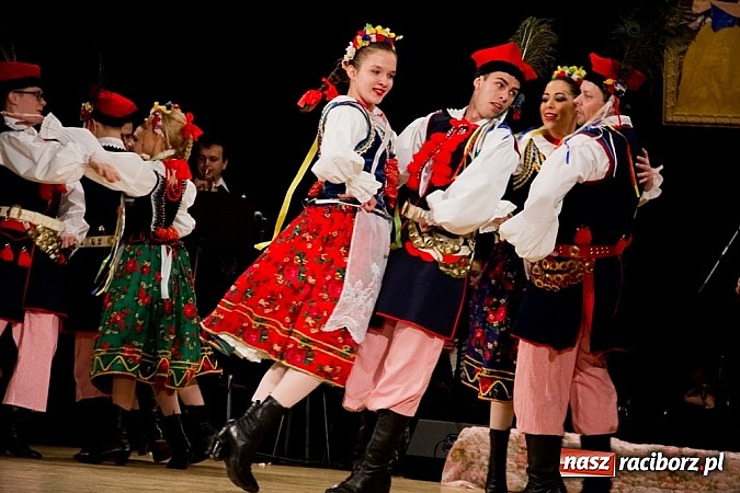 Zdjęcie w galerii na portalu naszraciborz.pl: Źródło zebrało 7,5 tys. zł dla chorej Mai wiadomości z regionu