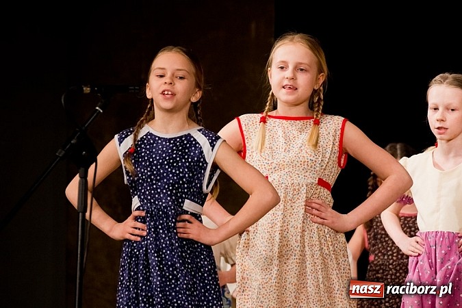 Zdjęcie w galerii na portalu naszraciborz.pl: Źródło zebrało 7,5 tys. zł dla chorej Mai wiadomości z regionu