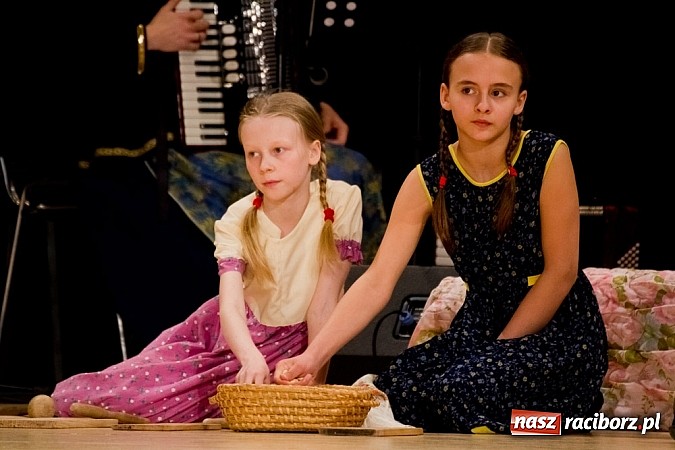 Zdjęcie w galerii na portalu naszraciborz.pl: Źródło zebrało 7,5 tys. zł dla chorej Mai wiadomości z regionu