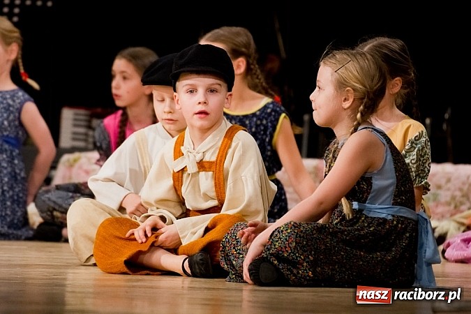 Zdjęcie w galerii na portalu naszraciborz.pl: Źródło zebrało 7,5 tys. zł dla chorej Mai wiadomości z regionu