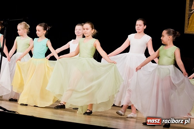 Zdjęcie w galerii na portalu naszraciborz.pl: Źródło zebrało 7,5 tys. zł dla chorej Mai wiadomości z regionu