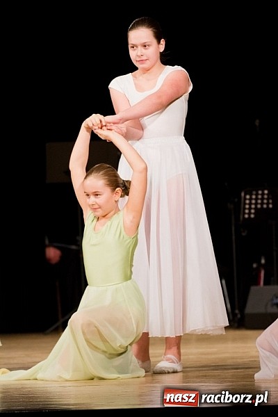 Zdjęcie w galerii na portalu naszraciborz.pl: Źródło zebrało 7,5 tys. zł dla chorej Mai wiadomości z regionu