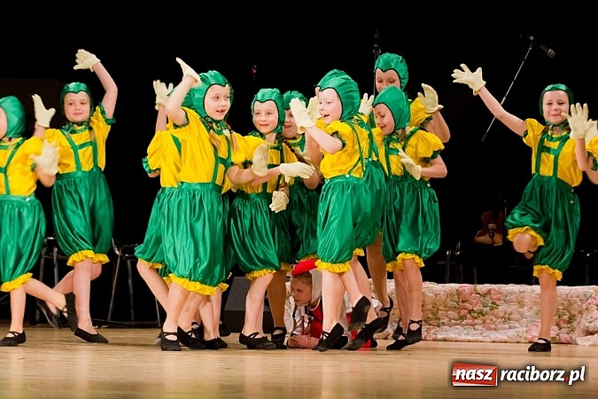 Zdjęcie w galerii na portalu naszraciborz.pl: Źródło zebrało 7,5 tys. zł dla chorej Mai wiadomości z regionu