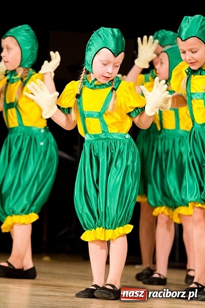 Zdjęcie w galerii na portalu naszraciborz.pl: Źródło zebrało 7,5 tys. zł dla chorej Mai wiadomości z regionu