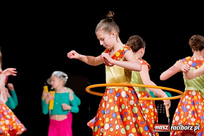 Zdjęcie w galerii na portalu naszraciborz.pl: Źródło zebrało 7,5 tys. zł dla chorej Mai wiadomości z regionu